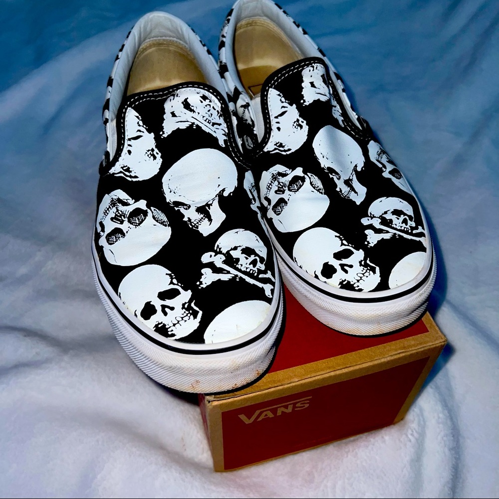 Vans black and white skulls. Size 11